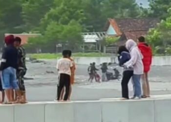 Pelajar SMP Asal Ciwidey Hilang Diterjang Ombak  Pantai Jayanti Cianjur