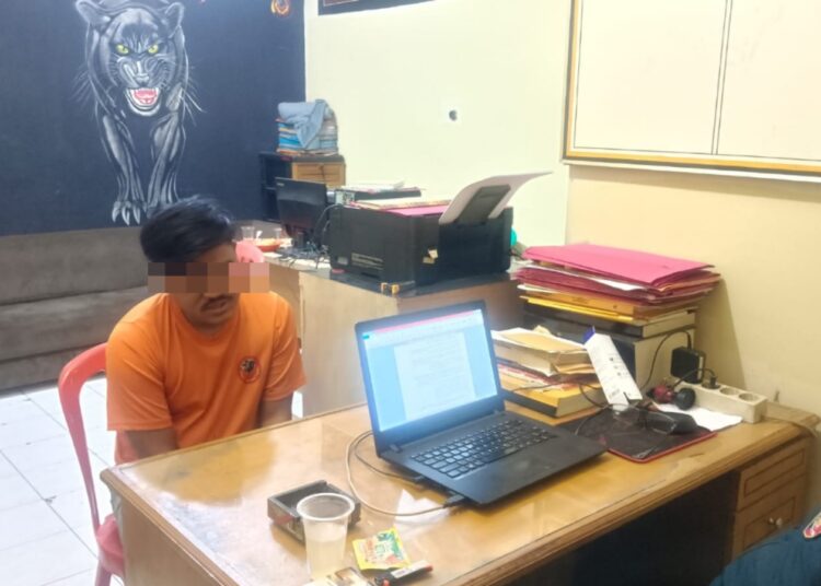 Kepergok Curi Motor, Warga Beramai-ramai Bogem Pelaku