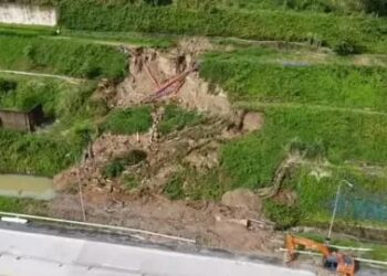 Waduh, Hati-Hati Ada Longsor di Tol Cisumdawu, Jalan Licin Licin