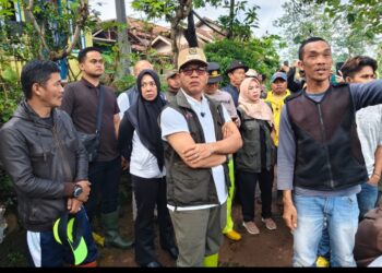 Kang DS Pimpin Pencarian Korban Longsor Arjasari, Imbau Warga Tidak Masuk Area Berbahaya