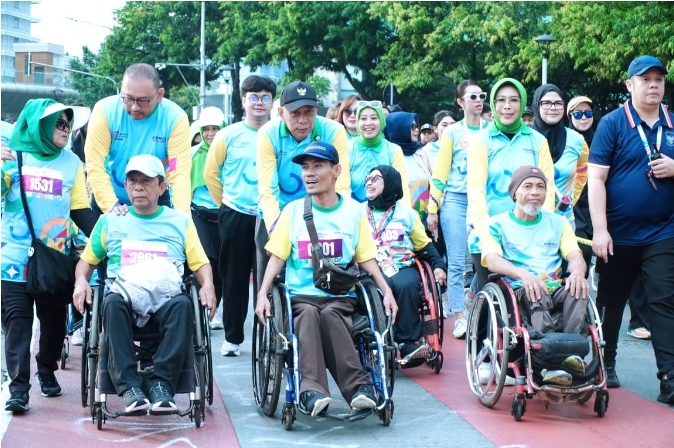 Kemensos Gelar Fun Walk HDI 2025, 5.000 Penyandang Disabilitas Penuhi Bundaran HI