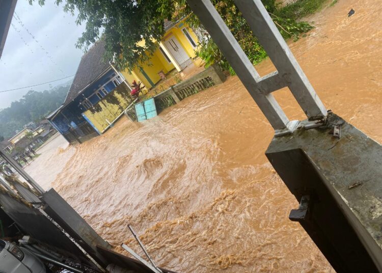 Sungai di Ciwidey Meluap, Puluhan Rumah Terendam