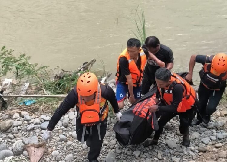 Tim SAR Temukan Jasad Seorang Remaja yang Tenggelam