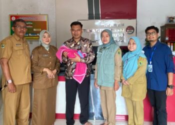 Bayi Perempuan Ditemukan di Dalam Keresek