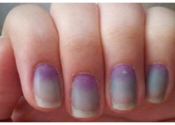 Kuku Tampak Ungu, Normal atau Berbahaya? Simak Penyebabnya!