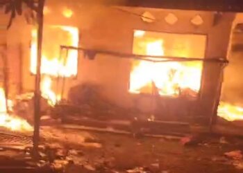 Gudang Plastik Di Cilombang Ludes Jadi Abu