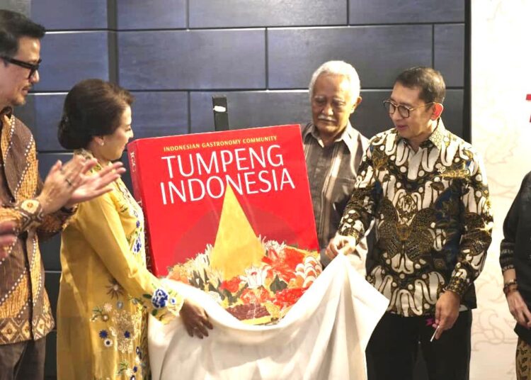 Hadiri Peluncuran Buku Tumpeng Indonesia, Menteri Kebudayaan Tekankan Pemajuan Budaya Gastronomi Indonesia