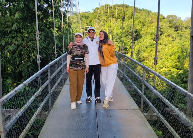 Sensasi “Jembatan Bergoyang” Winduhaji Kini Sepi Pengunjung