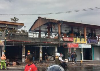 Si Jago Merah Melahap 3 Kios di Garut