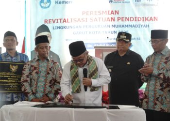 Mendikdasmen Gelontarkan Rp133 Milliar Untuk 156 Sekolah Di Garut