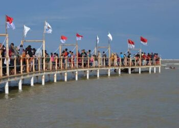 Pantai Kejawan Cirebon saat weekend