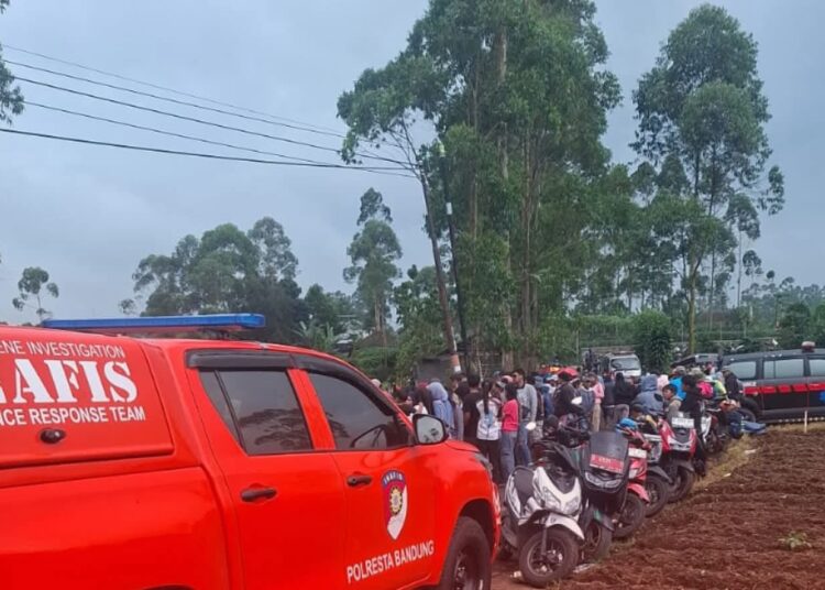 Viral, Sepasang Kaki Jasad Pria Muncul di Rerumputan Ditemukan di  Pangalengan