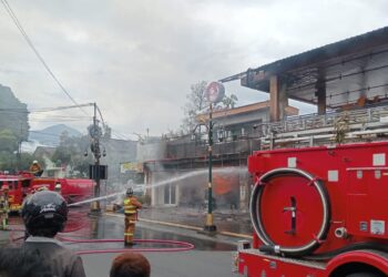 Kebocoran Tabung Gas Melon, Toko Oleh-oleh Tiara Snack Terbakar