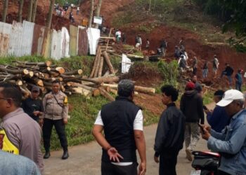 Puluhan Warga Soreang Demo Tolak Pembukaan Lahan Baru untuk Perumahan