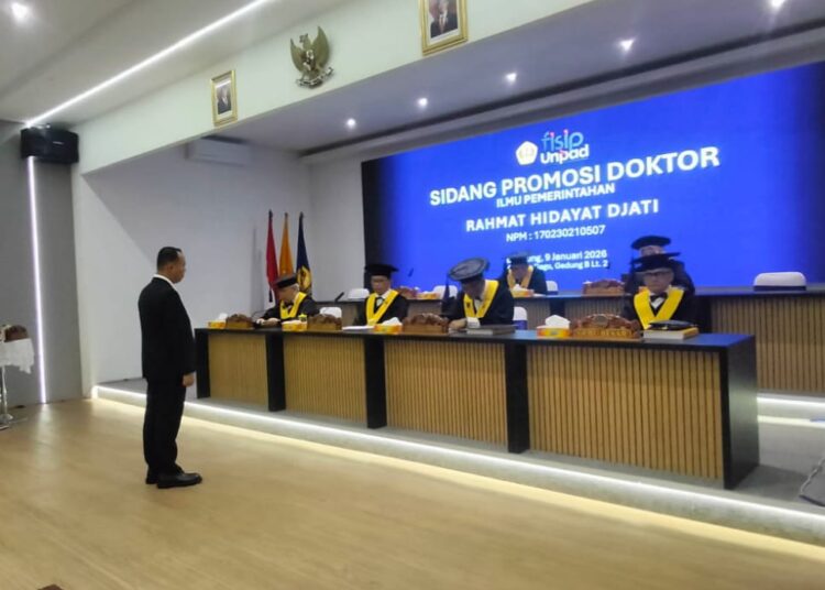 Mengenal Sosok Rahmat Hidayat yang Baru Meraih Gelar Doktor, Pelayan Aspirasi dan Penggerak Perubahan 