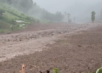 Longsor Terjang Cisarua Bandung Barat, Timbun Puluhan Rumah, 6 Orang Dilaporkan Meninggal, 84 Orang Dalam Pencarian