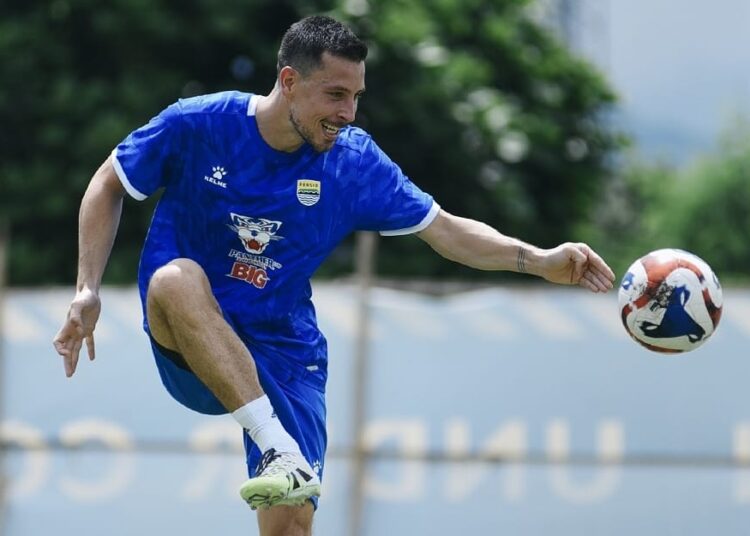 Gelandang Persib Thom “The Professor” Haye Diancam Dibunuh Usai Laga Persib VS Persija