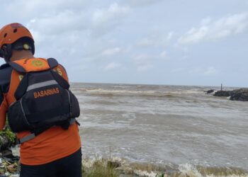 Kapal Nelayan Baru Kasih Terbalik di Perairan Indramayu, Satu Orang Masih Dalam Pencarian Tim SAR Gabungan