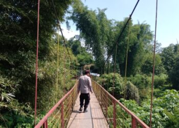 Ngeriii, Seorang Perempuan Sengaja Loncat ke Sungai Cimanuk, Hanyut Terbawa Arus