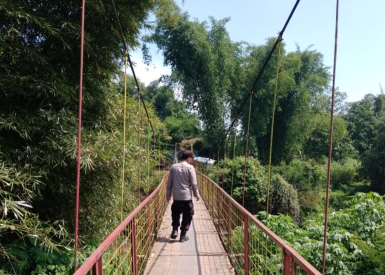 Ngeriii, Seorang Perempuan Sengaja Loncat ke Sungai Cimanuk, Hanyut Terbawa Arus