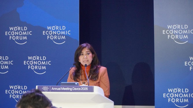 Menkomdigi di Forum WEF Davos: QRIS dan DEFA Jadi Fondasi Ekonomi Digital ASEAN