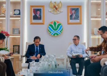 Mendiktisaintek dan Menteri Lingkungan Hidup Bahas Tata Kelola Sampah dengan Libatkan Kampus