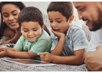 Waspada Screen Time Berlebihan! Ini Dampak terhadap Fisik dan Mental