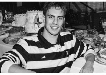 Juventus Luncurkan Jersey Keempat 2025-26 dengan Garis Horizontal