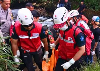 Gempar, Jasad Pria Tak Dikenal Ditemukan di Sungai Cibogo Cimahi