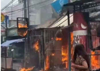 Bangunan Tempat Usaha Laundry di Jalan Sederhana Bandung Diamuk Api