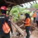 Tembok Kolam Ikan Longsor Menimpa Rumah, Seorang Nenek Tewas Tertimbun Longsor