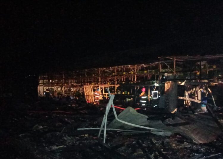 Kebakaran Kandang Ayam Akibat Korsleting Listrik, Ayam Terbakar Hidup-hidup