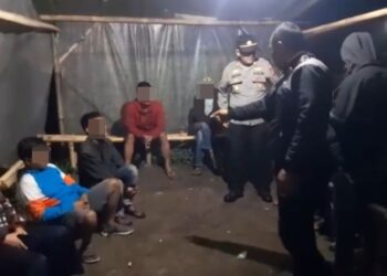 Bukannya Sholat Tarawih, Eh Malah Gelar Adu Muncang, Polisi Amankan Delapan Pelaku Adu Muncang