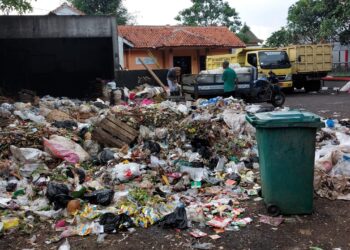 Cirebon:  Dari 1.200 Ton Sampah Per-hari Hanya Terangkut 450 Ton