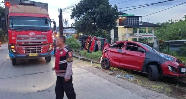 Tiga Kendaraan Tabrakan Beruntun, Dua Luka Berat dan Empat Luka Ringan