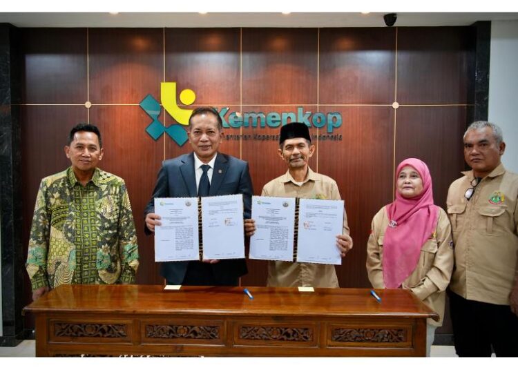 Menkop Teken MoU dengan Serikat Petani Indonesia, Ini Tujuannya