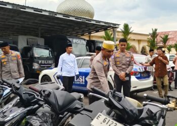 Balap Motor Liar Tengah Malam di Kuningan, Polisi Amankan 16 Motor, 1 Mobil dan Senjata Tajam