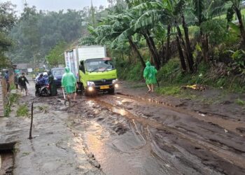 Bencana Hidrometeorogi di Pasirwangi Garut Rusak Rumah Warga dan Jalan Utama