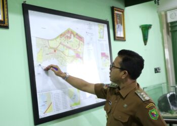 Bupati Bandung Dadang Supriatna memimpin rapat koordinasi (rakor) penataan desa sekaligus persiapan Pemilihan Kepala Desa Antar Waktu (PAW) di Rumah Dinas Bupati.