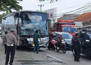 Tak Meminta Korban Jiwa, Empat Mobil Tabrakan Beruntun di Rancaekek
