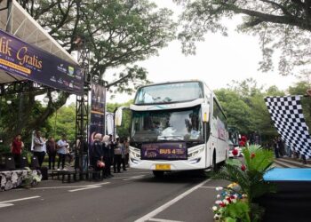 Lepas 259 Pemudik Gratis, Wali Kota Bandung: Mudik Jadi Penggerak Ekonomi Daerah