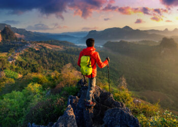 Harus Tahu, Ini Tips Tektok Gunung Buat Pemula, Jangan FOMO!