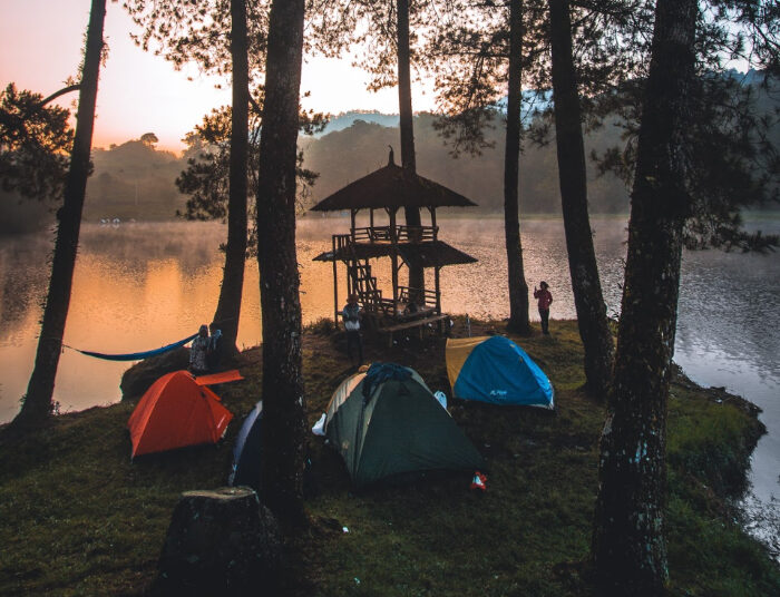 Indah Banget, Ini Rekomendasi Tempat Camping di Ciwidey, Yakin Gak Minat?