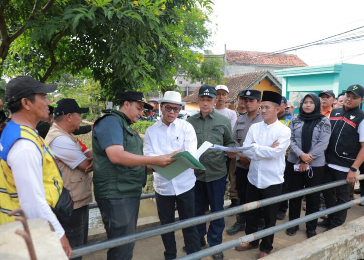 Tanggulangi Banjir Bandang di Desa Panyadap Solokanjeruk, Kang DS: Segera Normalisasi Sungai Cisunggalah Secara Manual