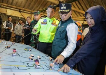 Bupati Bandung Bersama Kapolresta Tinjau Operasi Ketupat Lodaya, Arus Mudik di Nagreg Aman Terkendali