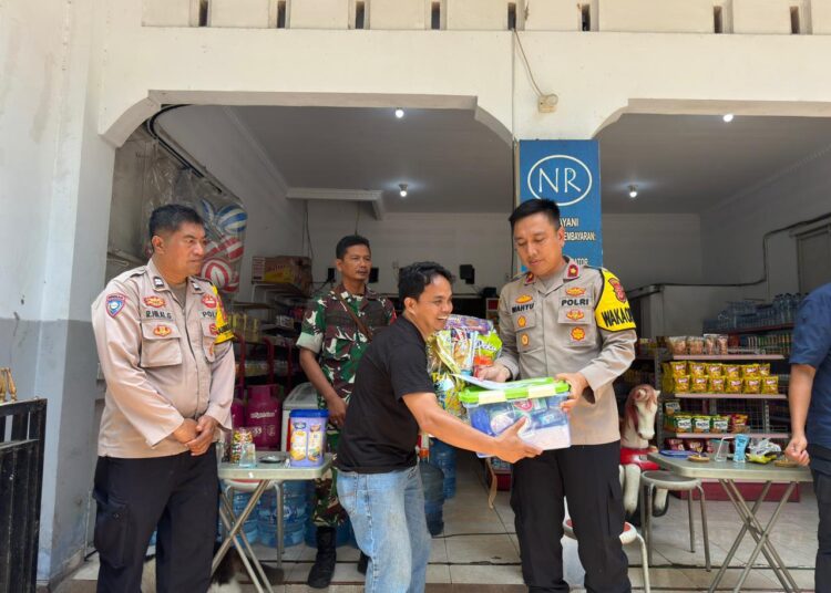 Kapolresta Tasikmalaya Berikan Tali Asih kepada Korban Bencana Alam di Sejumlah Titik