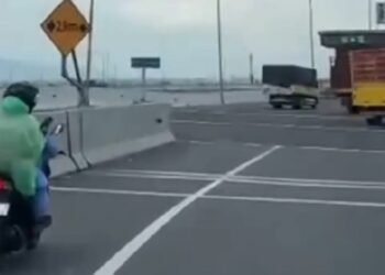 Lagi, Pemotor Meluncur di Tol Cileunyi, di Gerbang Tol Dicegat Petugas dan Disuruh Putar Balik