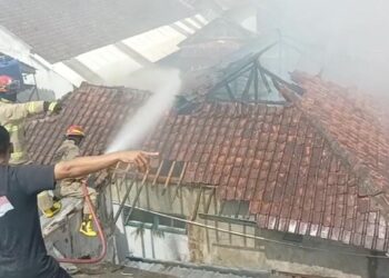 Bermain Korek Api Dekat Kasur, Rumah Ari Tirtayadi Ludes Terbakar
