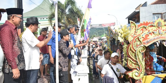 Ritual “Ngencar” Khitanan Massal di Maleber Dihadiri Anggota DPR RI Sohibul Imam