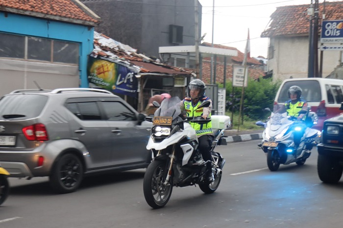 Polisi Lakukan Rekayasa Lalu Lintas One Way dari Bandung Menuju Tasikmalaya